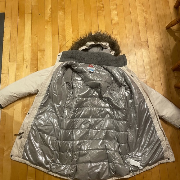 Women’s Columbia winter coat - Picture 3 of 7